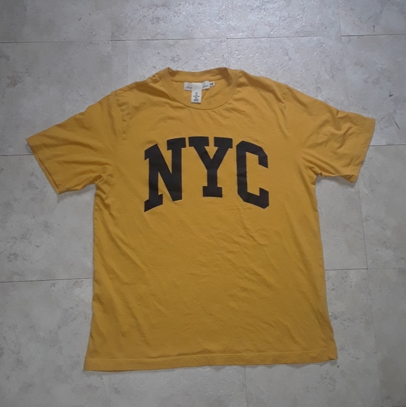 H&M Other - NYC short sleeve